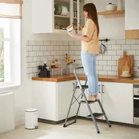 Songmics Trittleiter Grau-Schwarz - Anzahl Stufen: 3 × - Belastbarkeit: 150 kg - Höhe: 105 cm - 117 cm - Produkttyp: Anlegeleiter