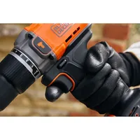 BlackDecker Akku-Schlagbohrschr. 18V 2x2Ah, Kof BCD383D2XK