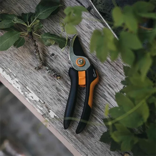 Solid M Bypass-Gartenschere P321