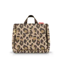 Reisenthel Necessaire Toiletbag XL Leo Macchiato - Tiefe: 10 cm - Breite: 28 cm - Wasserfest: Ja - Höhe: 25 cm - Eigenschaften: Aus recyceltem Material - Zertifikate: amfori BSCI