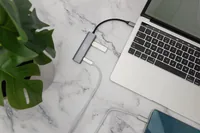 USB-C 4 PORT HUB 2X USB A + 2X USB-C