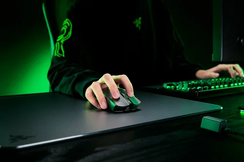 Razer Gaming-Maus Viper V3 Pro - Maus Features: Daumentaste - Programmierbare Tasten - Bedienungsseite: Rechtshänder - Detailfarbe: Schwarz - Gewicht: 54 g - Verbindungsart: Kabellos - Schnittstelle: USB-C