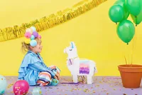 Partydeco Pinata Lama, 41 x 49.5 x 10 cm, Weiss, 1 Stück - Motiv: Lama - Detailfarbe: Weiss