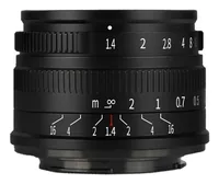 7Artisans Festbrennweite 35mm F/1.4 – Sony E-Mount - Objektivtyp: Standard - Filterdurchmesser: 49 mm - Brennweite Max.: 35 mm - Bildsensorstandard: APS-C - Blendenöffnung Min.: F/16 - Blendenöffnung Max.: F/1.4