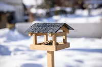 Windhager Vogelfutterhaus Steinplatte - Grundfarbe: Braun - Schwarz - Tierart: Vogel - Produkttyp: Futterstelle