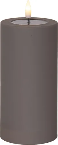 Star Trading LED Pillar Kerze Flamme Soft Indoor, 17.50 cm, Braun - Betriebsart: Batteriebetrieb - Fernbedienung: Nein - Aussenanwendung: Keine Angaben - Höhe: 17.5 cm - Timerfunktion: Ja - Set: Nein