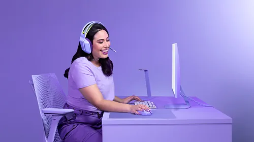 Logitech Gaming-Maus G305 Lightspeed - Maus Features: Ein-/Ausschalter - Scrollrad - Bedienungsseite: Universal - Detailfarbe: Lila - Gewicht: 99 g - Verbindungsart: Kabellos - Schnittstelle: USB-A