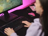 Trust Gaming-Maus GXT 109P FELOX - Maus Features: Umschaltbare DPI-Auflösung - Beleuchtung - Bedienungsseite: Universal - Detailfarbe: Pink - Gewicht: 102 g - Verbindungsart: Verkabelt - Schnittstelle: USB-A