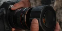 PolarPro Objektivdeckel Defender Pro (81-90 mm Durchmesser) - Desert - Kompatible Hersteller: Universal - Durchmesser: 81 mm - 90 mm - Produkttyp Kamerazubehör: Frontdeckel