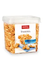 Kambly Apéro Twisties Gastrobox Salz 950 g - Produkttyp: Flûtes & Blätterteiggebäck - Nährwertangabe pro: 100 g - Energiegehalt (in kj): 2148 KJ - Energiegehalt (in kcal): 514 Kcal - Fett: 28 g - Gesättigte Fettsäuren: 16 g