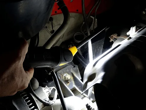 Nordride Handleuchte Line Light 1000 Lumen, IP65, mit Magnet - Leuchten Kategorie: Handleuchte - Anwendungsbereich: Inspektion - Outdoor - Werkstatt - Indoor - Bau - Leuchtmittel mitgeliefert: Ja - Zusätzliche Ausstattung: Haken - Magnet - Ladeanzeige - D