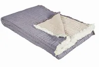 Eskimo Decke Nora 130 x 200 cm, Pflaume-Beige - Eigenschaften: 100% Bio-Baumwolle - Zertifikate: Keine Zertifizierung - Breite: 130 cm - Höhe: 200 cm - Detailfarbe: Dunkelviolett - Beige - Produkttyp: Decken