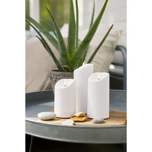 Star Trading LED-Kerze Pillar Flamme Ø 7.5 x 13 cm, Weiss - Betriebsart: Batteriebetrieb - Fernbedienung: Nein - Aussenanwendung: Ja - Höhe: 13 cm - Timerfunktion: Ja - Set: Nein