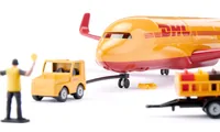DHL Frachtflugzeug mit Zubehör (blau/weiß)