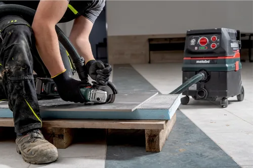 Metabo Combo Set 3.1, SB 18 LT BL + W 18 L 9-125 + KH 18 LTX 24 - Funktionen: Bohren - Hammerbohren - Meisseln - Werkzeugaufnahme: Schnellspannmutter - Ausstattung: Mit Akku & Ladegerät - Set: Ja - Kapazität Wattstunden: 93 Wh - Akkusystem: CAS Cordless A