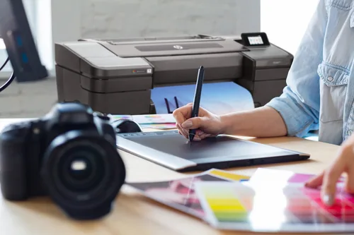 HP Designjet Z9+dr 44-in PostScript Printer with V-Trimmer Großformatdrucker Thermal Inkjet Farbe 2400 x 1200 DPI 1118 x 1676 mm Ethernet/LAN