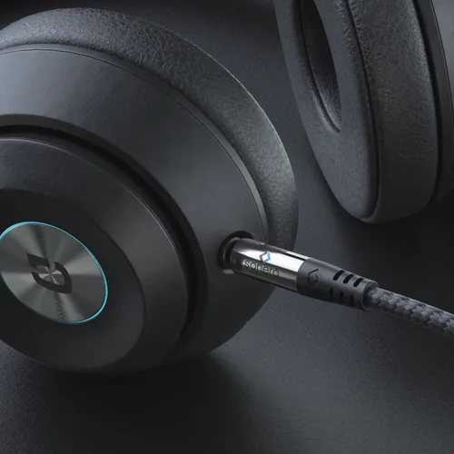 sonero Audio-Kabel 3.5 mm Klinke mit Nylonmantel 1 m - Kabeltyp: Anschlusskabel - Audioanschluss Seite A: 3.5 mm Klinke - Audiokanäle: Stereo - Audioanschluss Seite B: 3.5 mm Klinke - Detailfarbe: Schwarz - Länge: 1 m