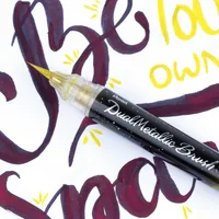 pentel Pinselstift Dual Metallic Brush Mehrfarbig, 8-teilig - Strichstärke: Brush - Keine Angabe - B - Set: Ja - Verpackungseinheit: 8 Stück - Eigenschaft-Stift: Glitzer - Deckend - lichtecht - Metallic - Lichtbeständig - Wasserfest - Anwender: Kreativbed