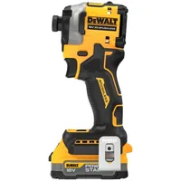DEWALT Akku-Schlagschrauber 18 V 1/4, 2x 1.7 Ah Akku, Kit - Produktkategorie: Schlagschrauber - Werkzeugaufnahme: 1/4 Vierkantaufnahme - Ausstattung: Mit Akku - Ladegerät & Koffer - Set: Nein - Kapazität Wattstunden: 30.6 Wh - Akkusystem: DeWalt XR 18 V