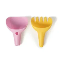 Quut Sandspielzeug Raki – Banana Pink 2 Teile - Altersempfehlung ab: 10 Monaten - Detailfarbe: Gelb - Rosa - Anzahl Teile: 2 Teile - Eigenschaften: Keine Eigenschaft