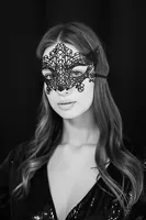 Partydeco Partyaccessoire Maske aus Spitze 11 x 20 cm, Muster3 - Packungsgrösse: 1 Stück - Produkttyp: Partyaccessoire - Material: Kunststoff - Detailfarbe: Schwarz - Motto: Karneval