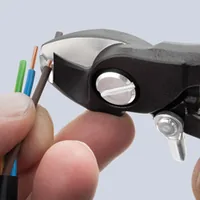 KNIPEX Kabelschere isoliert mit Mehrkomponenten-Hüllen