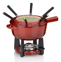 Kela Käsefondue-Set Calido 11 Teile, Rot - Anzahl Personen: 6 - Materialtyp: Metall - Material: Gusseisen - Betriebsart: Manueller Betrieb - Kompatible Kochfelder: Glaskeramik - Gas - Halogen - Induktion - Elektro - Detailfarbe: Rot
