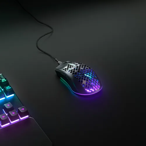 Steel Series Gaming-Maus Aerox 3 Schwarz - Maus Features: Spritzwassergeschützt - Programmierbare DPI-Einstellung - Staubgeschützt - RGB-Beleuchtung - Daumentaste - Beleuchtung - Bedienungsseite: Rechtshänder - Detailfarbe: Schwarz matt - Schwarz - Gewich