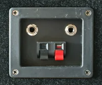 Vonyx Lautsprecher SL6 Paar - Bestückung: 1x 6 - Eigenschaften: Hochständerflansch - Bauweise: Bühnenmonitor - Lautsprecher Kategorie: Passiv