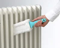 Leifheit Radiatorenbürste Floretta - Einsatzgebiet: Heizkörper - Detailfarbe: Grün - Weiss - Verpackungseinheit: 1 Stück - Material: Mikrofaser