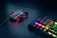 Trust Gaming-Maus GXT 133 Locx - Maus Features: Geflechtkabel - Umschaltbare DPI-Auflösung - Daumentaste - Beleuchtung - Scrollrad - Bedienungsseite: Universal - Detailfarbe: Schwarz - Gewicht: 86 g - 133 g - Verbindungsart: Verkabelt - Schnittstelle: USB
