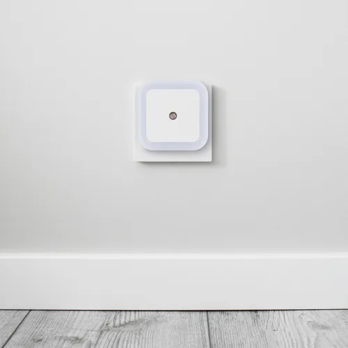 Entac Nachtlicht 0.5W quadrat. WW White Dämmerungssensor