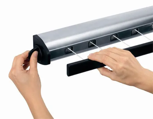 Brabantia Wandtrockner Pull-Out 4.4 m, Schwarz - Leinenlänge: 4.4 m - Detailfarbe: Silber - Weiss - Wäscheständer Art: Wandtrockner - Material: Aluminium