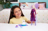 Disney Die Eiskönigin Elsa-Modepuppe und Eisbärenjunges-Figur