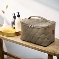 Reisenthel Necessaire Cosmetic Case - Tiefe: 18 cm - Breite: 28 cm - Wasserfest: Nein - Höhe: 17 cm - Nachhaltigkeit: Nicht angegeben - Volumen: 4 l