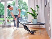 Leifheit Akku-Hand- und Stielsauger Rotaro PowerVac 2in1 Schwarz - Fassungsvermögen: 250 ml - Staubsauger Typ: Akku-Hand- und Stielstaubsauger - Nasswischfunktion: Nein - Ladezeit: 210 min - Max. Laufzeit: 40 min - Spannung: 20 V