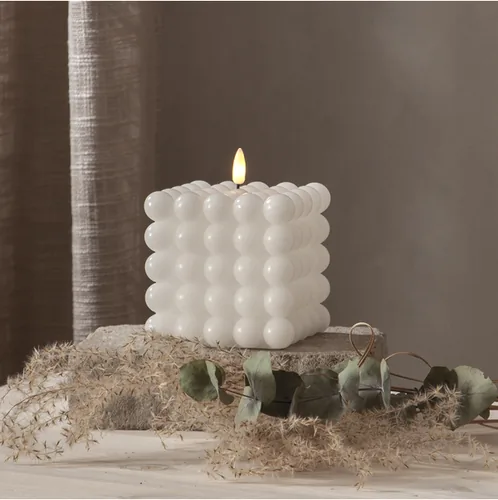 Star Trading LED-Kerze Pillar Flamme Dot, 10 x 12.5 cm, Weiss - Betriebsart: Batteriebetrieb - Fernbedienung: Nein - Aussenanwendung: Nein - Höhe: 12.5 cm - Timerfunktion: Ja - Set: Nein
