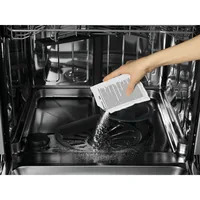 Electrolux Super Care – Entkalker 2 Stück - Packungsgrösse: 2 Stück - Einsatzgebiet: Geschirrspüler - Waschmaschine - Eigenschaft: Flüssig