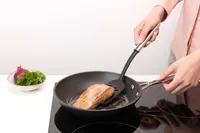 Brabantia Pfannenwender Profile Line Schwarz/Silber - Detailfarbe: Silber - Schwarz - Spülmaschinenfest: Ja - Material Küchenhelfer: Kunststoff