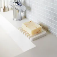 Yamazaki Seifenschale FLOW Weiss - Detailfarbe: Weiss - Detailmaterial: Silikon - Grundmaterial: Kunststoff