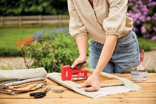 Rapid Handtacker  R53 - Befestiger Typ: Feindraht - Für Material: Baumwollgewebe - Holz - Leder - Schaumstoffpolsterung - Produktkategorie: Hand-Tacker - Heftklammertyp: Typ 53 - Heftklammerlänge min.: 4 mm - Heftklammerlänge max.: 10 mm