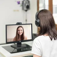 Logitech Webcam HD C270 HD 720p, Belichtungskorrektur - Eingebautes Mikrofon: Ja - Schnittstellen: USB 2.0 - Webcam Auflösung: 1280 x 960
