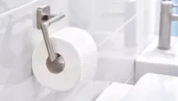 tesa Toilettenpapierhalter Esteetic Silber - Anzahl Rollen: 1 - Befestigung: Kleben - Detailfarbe: Silber - Aufhängevorrichtung: Ja - Detailmaterial: Metall - Grundmaterial: Metall