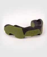 Venum Mundschutz Predator Mouthguard Khaki/Black - Nachhaltigkeit: Nicht angegeben - Sportart: Kampfsport - Farbe: Olivgrün - Produkttyp: Mundschutz - Grösse: One Size