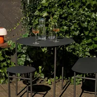 Zone Denmark Hocker Disc 33 x 45 cm, Schwarz - Tiefe: 33 cm - Breite: 33 cm - Höhe: 45 cm - Belastbarkeit: 110 kg - Sitzhöhe: 46 cm - Detailmaterial: Metall