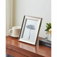 EGLO Bilderrahmen Renabie Chrom, 13 x 18 cm - Detailfarbe: Chrom - Bildformat: 13 x 18 cm - Rahmenformat: 18 x 23 cm - Detailmaterial: Glas - Kunststoff - Grundmaterial: Glas - Kunststoff