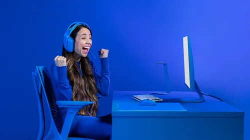 Logitech Gaming-Maus G305 Lightspeed - Maus Features: Ein-/Ausschalter - Scrollrad - Bedienungsseite: Universal - Detailfarbe: Blau - Gewicht: 99 g - Verbindungsart: Kabellos - Schnittstelle: USB-A
