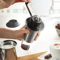 GEFU Kaffeemühle Lorenzo Silber - Detailfarbe: Silber - Ausstattung: Manuelle Mühle - Einstellbare Tassenfüllmenge - Mahlwerk: Kegelmahlwerk - Keramik - Fassungsvermögen: 40 g