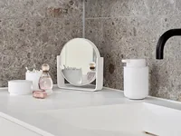 Zone Denmark Tischspiegel Ume White - Vergrösserung: 5 × - 1 × - Detailfarbe: White - Form: Rund - Wandhalterung: Nein