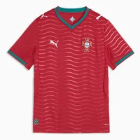 PUMA Jersey FPF Home Replica Jr Rot, 140 - Detailfarbe: Rot - Zielgruppe: Unisex - Altersgruppe: Kinder - Mannschaft: Nationalmannschaft - Team: Portugal - Grösse: 140